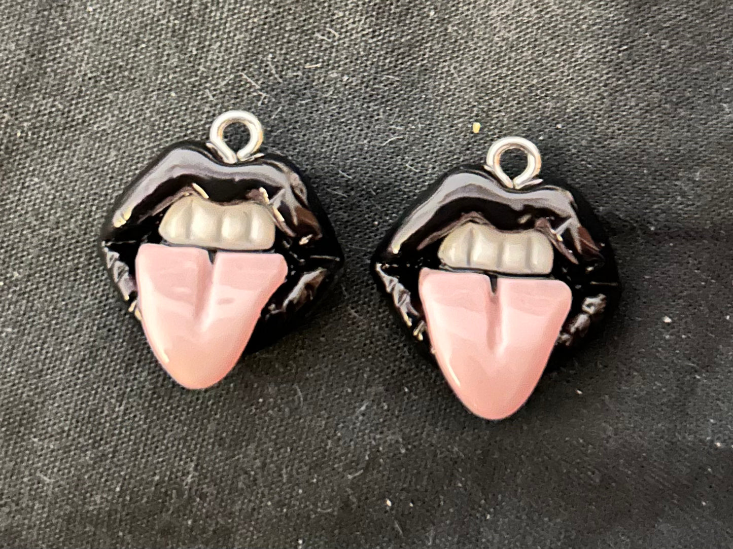 Rocker Lips Charm - Pandoras Lox Dread Shop