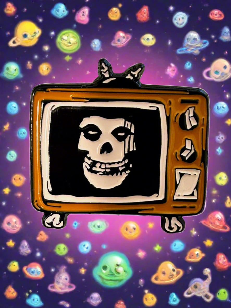 Skull TV Pin